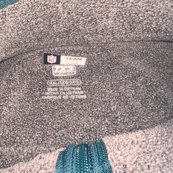 Eagles zip up fleece jacket - Picture 2 of 11